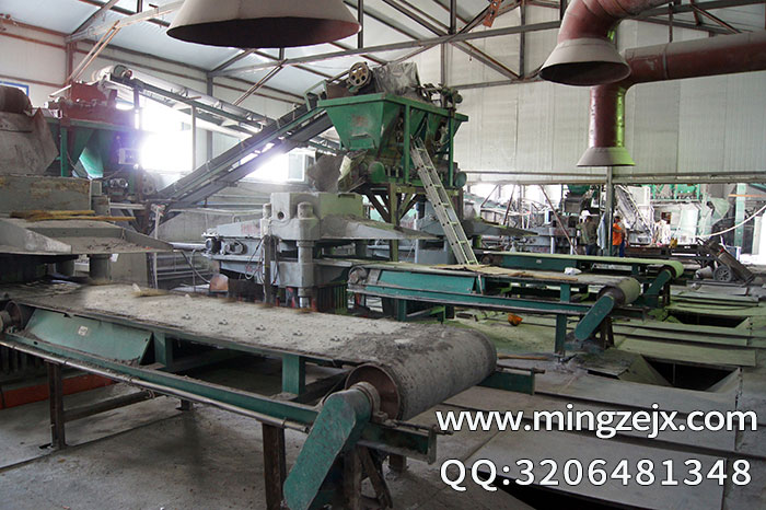 白山粉煤灰制磚機生產(chǎn)線生產(chǎn)現(xiàn)場